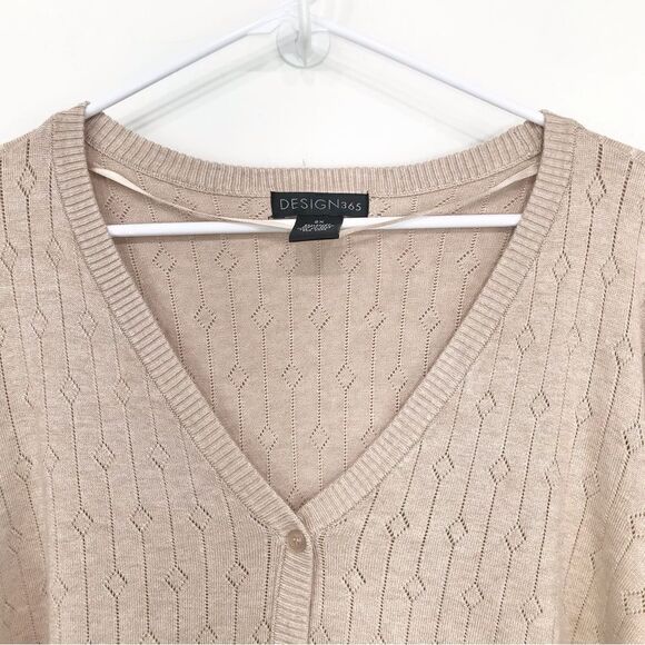 Design 365 Safari Tan Faux Button V Neck Pullover Knit Sweater NEW - Picture 2 of 13